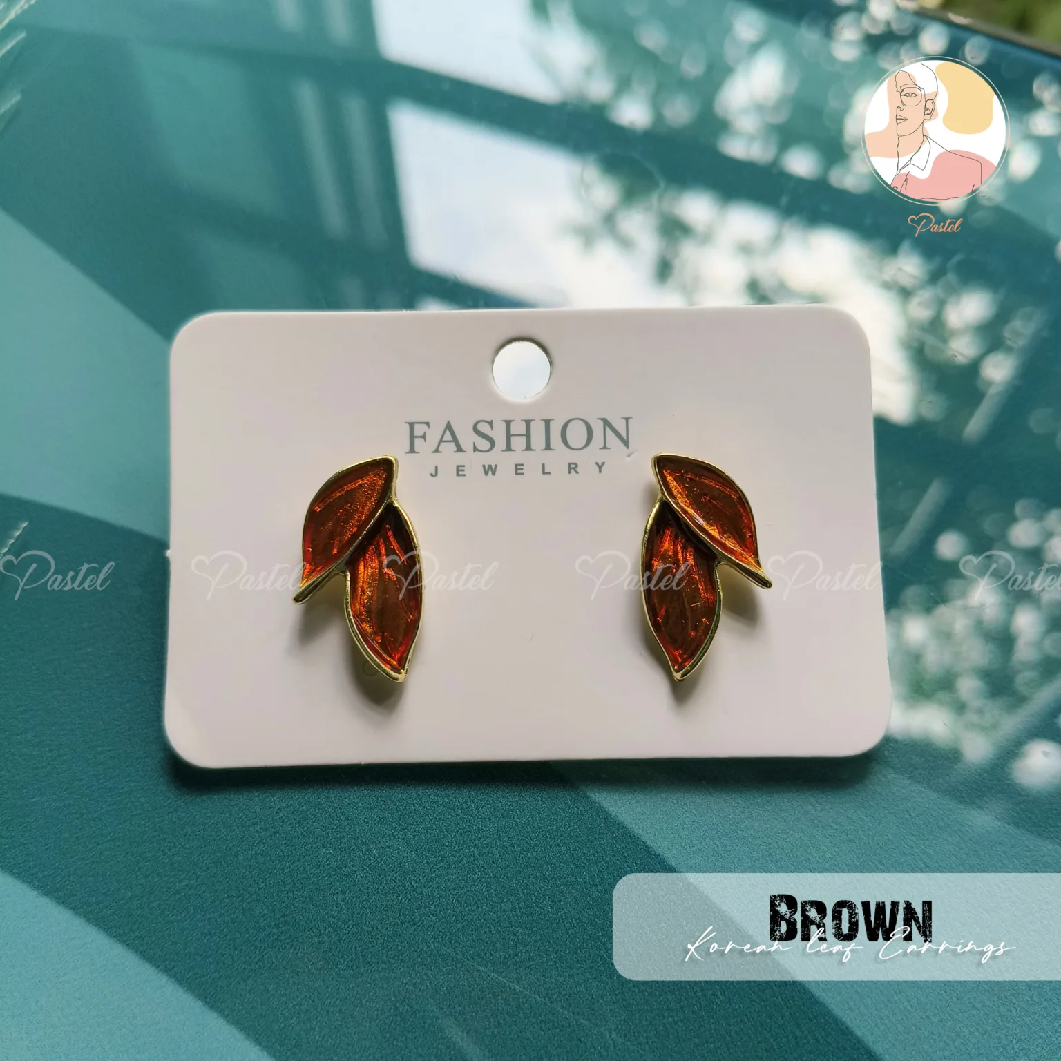 Brown leaf-shaped fashion earrings